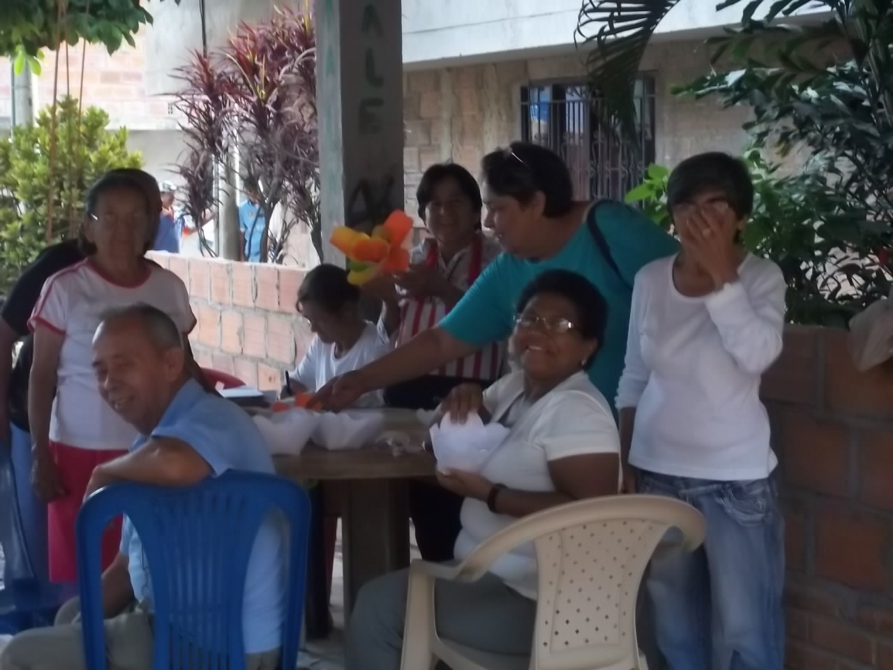 Con mujeres de Bucaramanga, en la comuna diez.